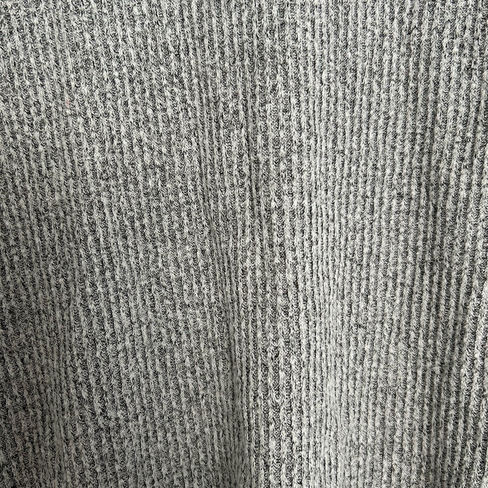 Cropped Mock Neck Ribbed Turtleneck - Picture 4 of 5